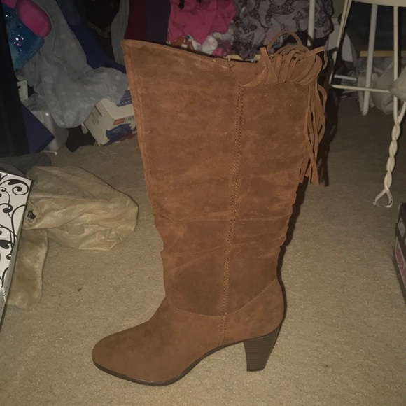 New faux suede boots - Picture 1 of 7